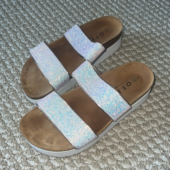 Office Girl Slides - Picture 2 of 4